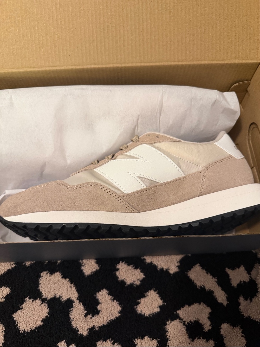 Women’s new balance size 8.5 NWT